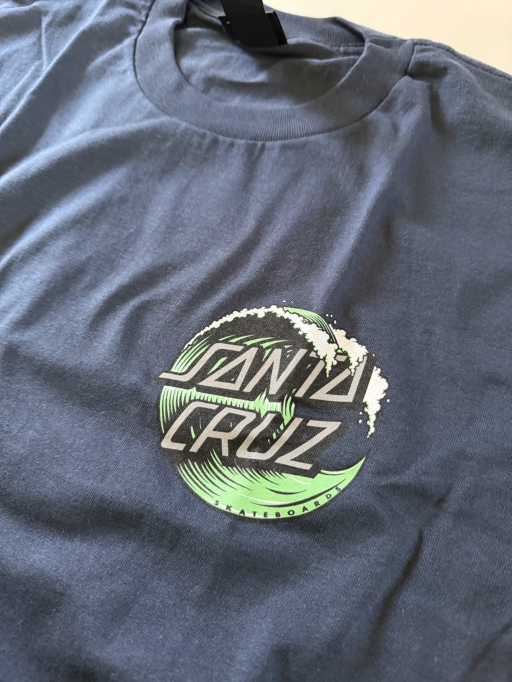 NEW Santa Cruz Skateboards Men's Navy Graphic Tee - Green Wave Logo - Picture 3 of 5